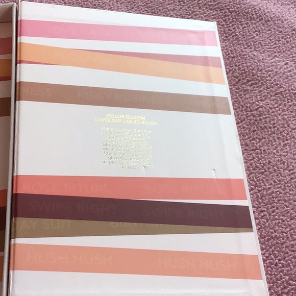 SheGlam Color Bloom Matte and Dayglow Liquid Blush Pick 1 New - Picture 2 of 3